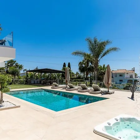 Absolute High End With Pool & Jacuzzi Villa Marbella